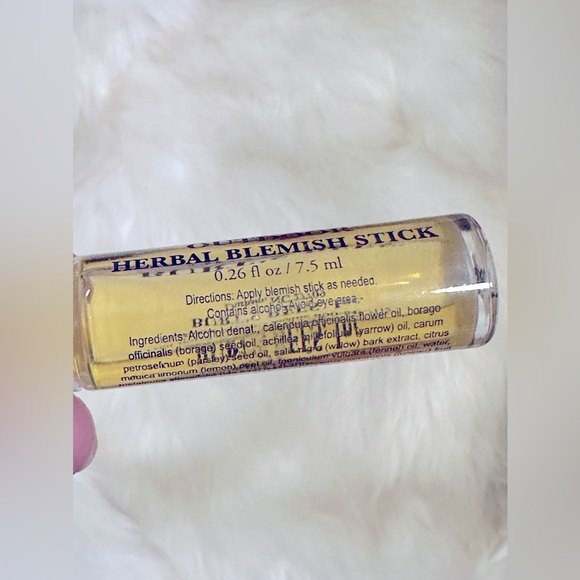 Burt’s Bee’s Outdoors Herbal Blemish Oil Sticks 7.5 ml - Picture 5 of 16